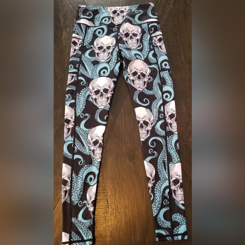 Constantly Varied.- Black and Blue Skull And Tentacles *RETIRED* Pattern